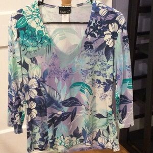 Rayna Z v neck floral top